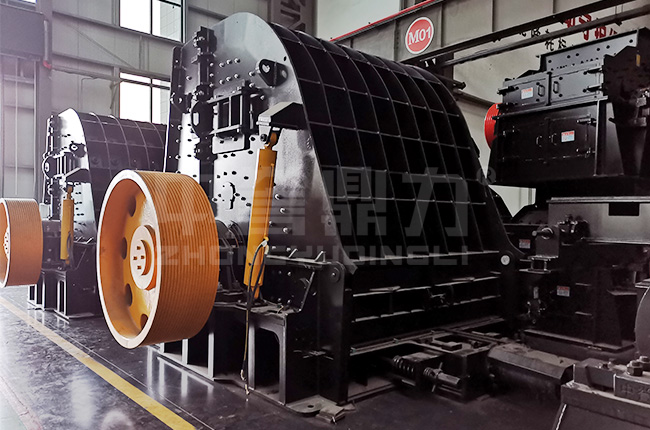 可逆錘擊式(shì)破碎機