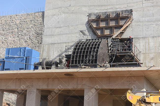 PC1011錘式破碎機