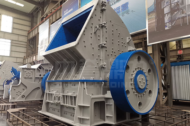 3332重型錘式破碎（suì）機