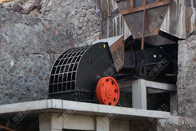 PC1512锤式(shì)破碎机