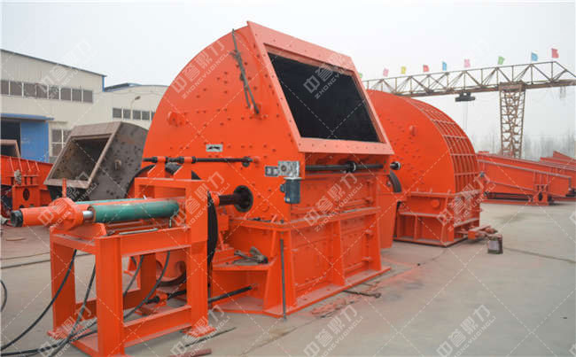 1215重錘式破碎機