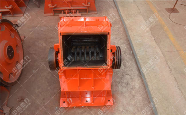 PCΦ400×300錘式破碎機