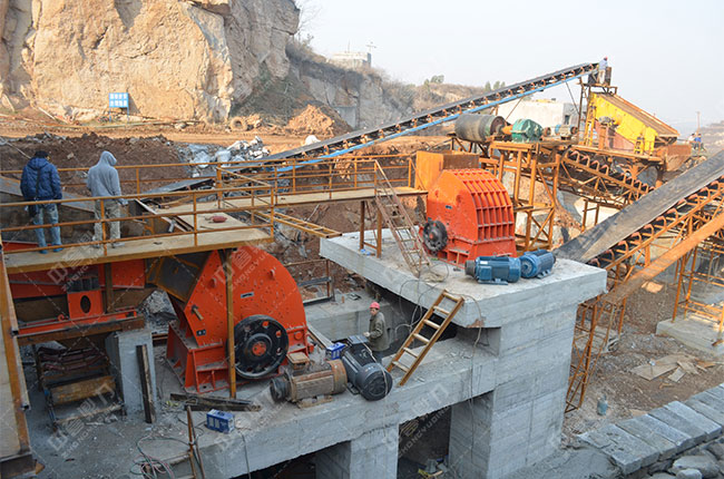 時產2000噸錘式破碎機