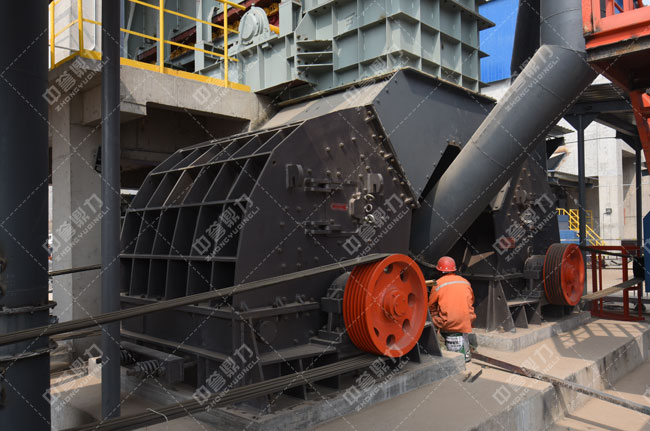 時產3000噸（dūn）錘式破碎（suì）機