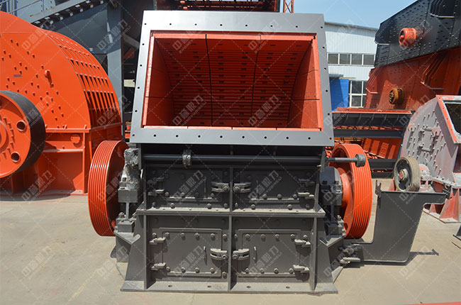 重型錘式（shì）破碎機產品實拍圖展示