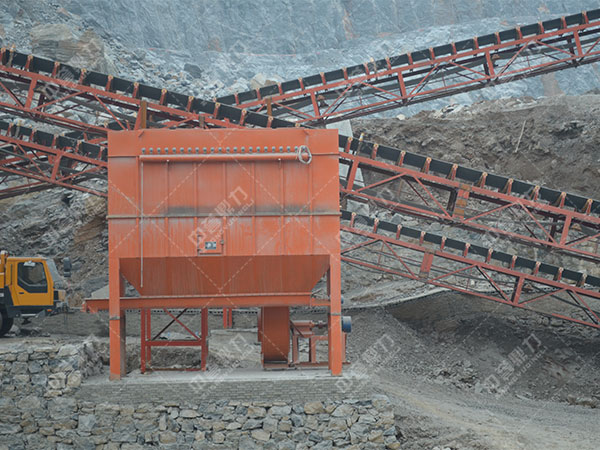 袋式除塵器 袋式除塵(chén)器