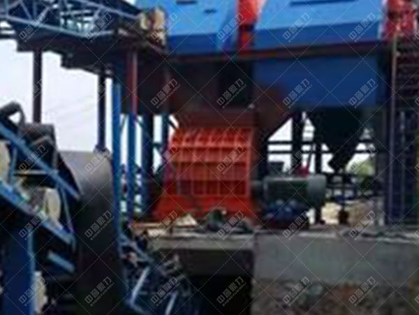 石膏錘式破碎(suì)機