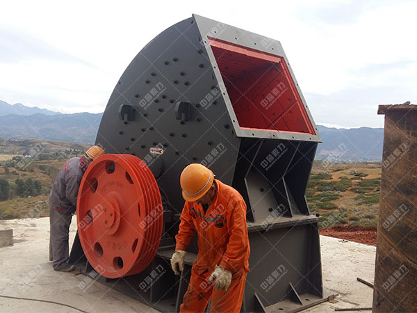 大型（xíng）化、智（zhì）能化破碎機