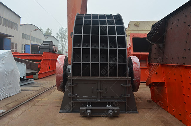 pcz1510重型(xíng)錘式破碎機 pcz1510重型錘式(shì)破碎機