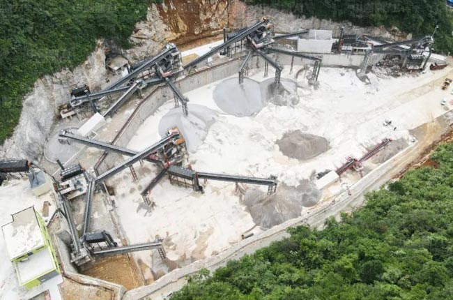 廣西年產300萬噸（dūn）大型機（jī）製砂（shā）石生產線