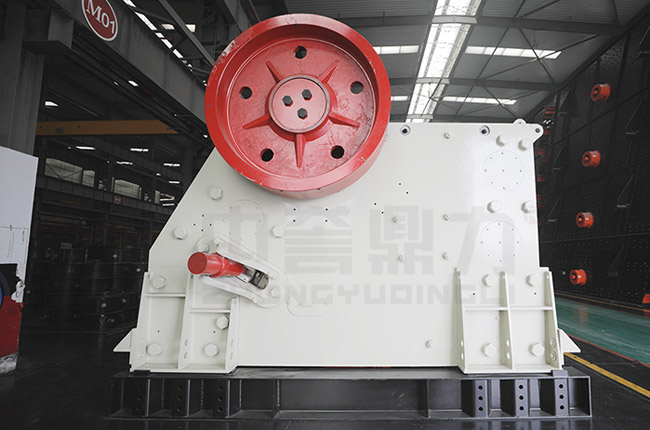 PE-1500×1800破碎机