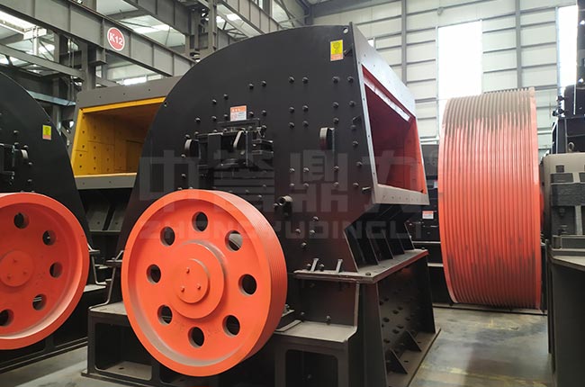 PC1420锤式破碎机