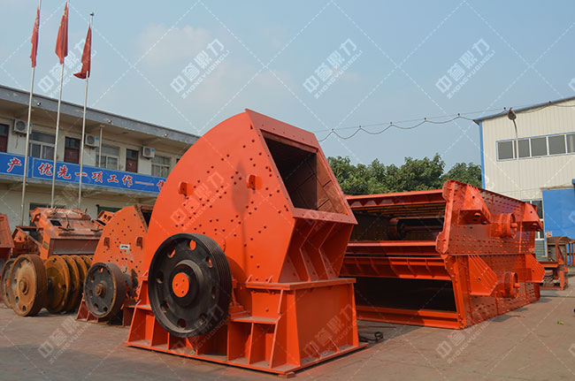 1815重型錘式破(pò)碎機