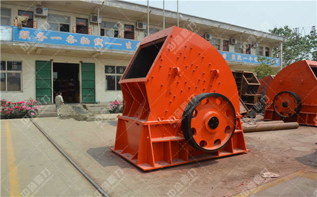 1418重錘式破碎機