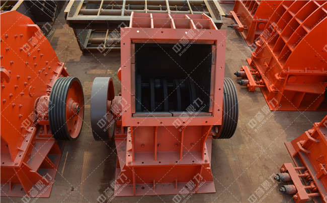 PCΦ1000×1000錘式破碎機