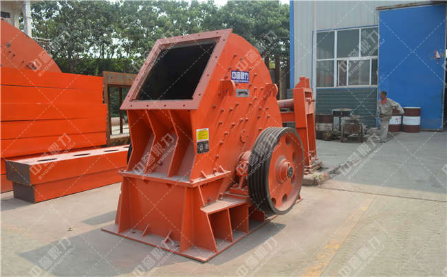 PCΦ600×400錘式破碎機