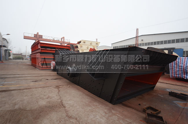 石英砂振（zhèn）动筛